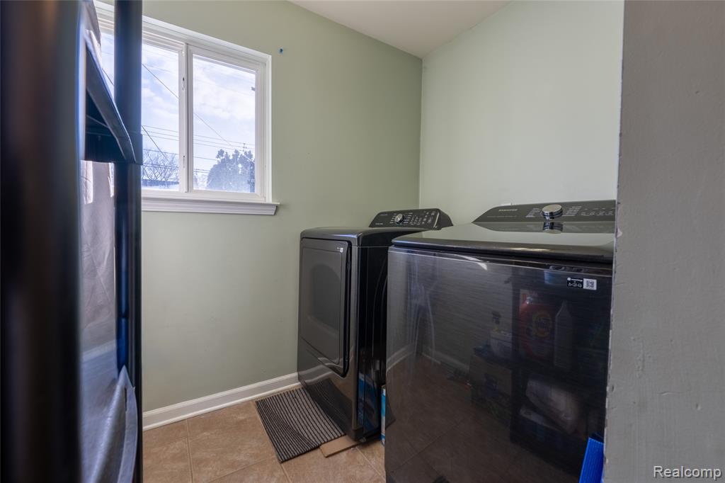 1750 E Woodruff Avenue, Hazel Park, MI 48030 — Photo 9