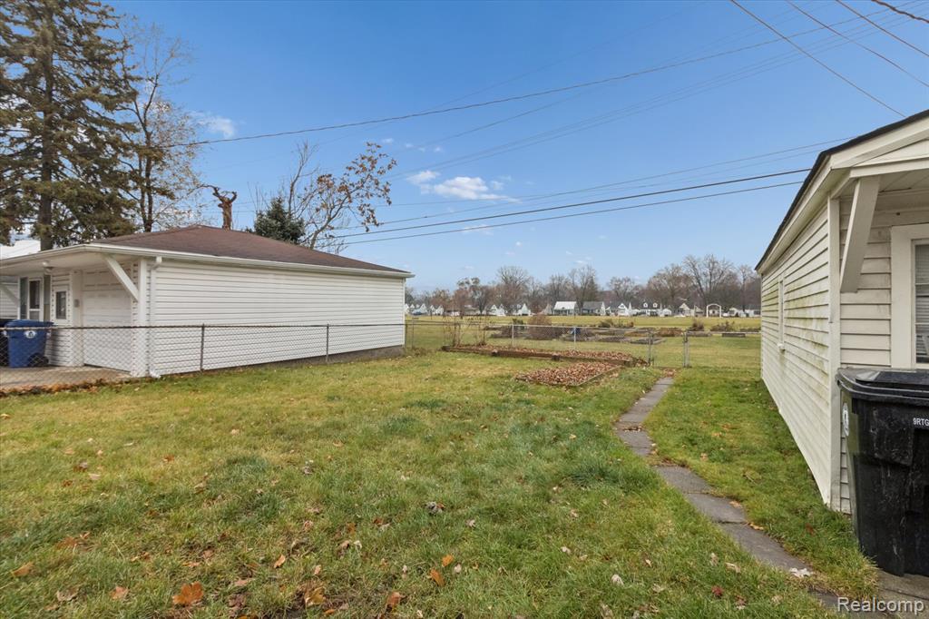 9540 Mercedes, Redford, MI 48239 — Photo 36