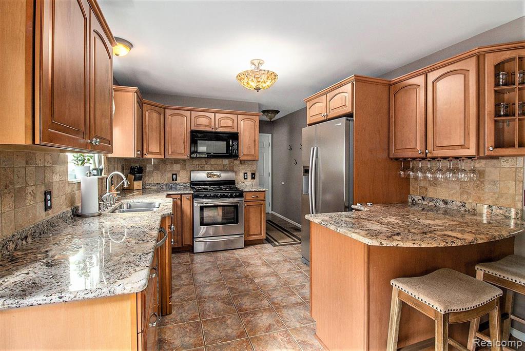 11951 Scott Road, Davisburg, MI 48350 — Photo 8