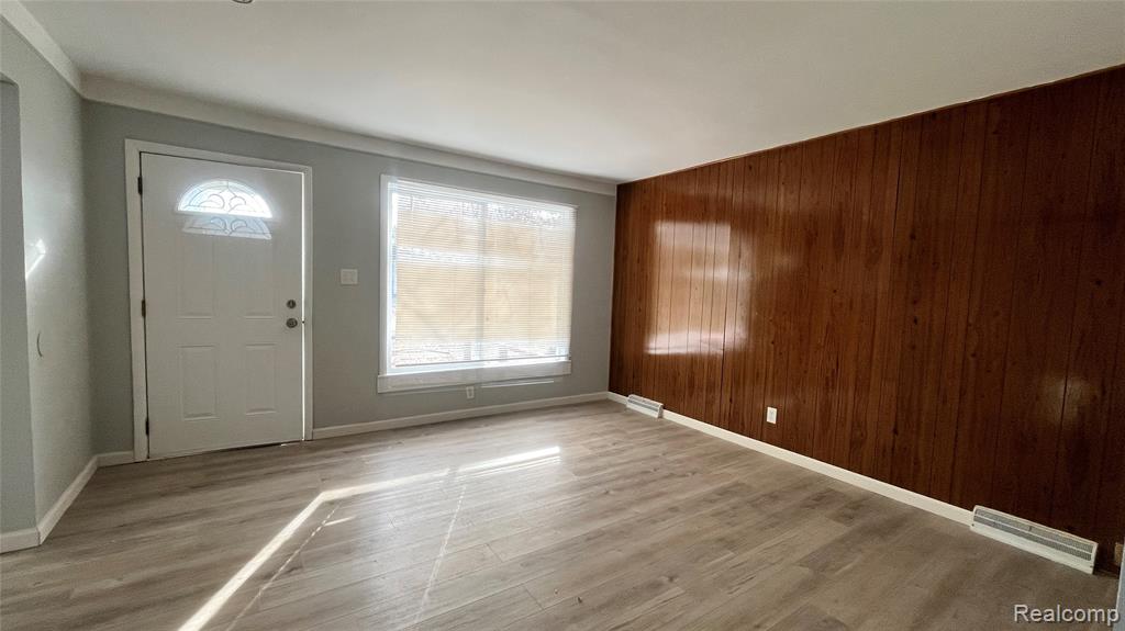 4251 Dolores Avenue, Warren, MI 48091 — Photo 4