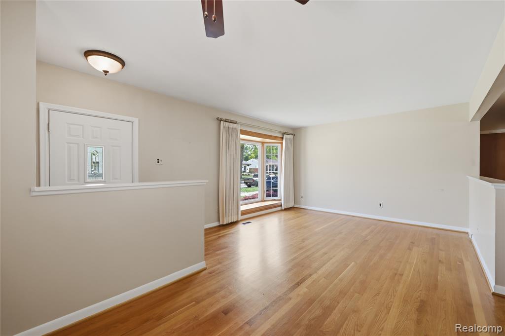 348 Sonia Avenue, Madison Heights, MI 48071 — Photo 6