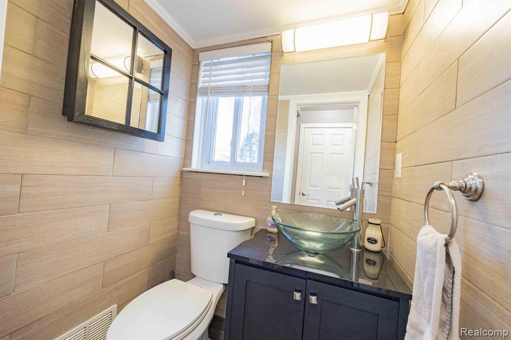 8364 ALTON Street, Canton, MI 48187 — Photo 13