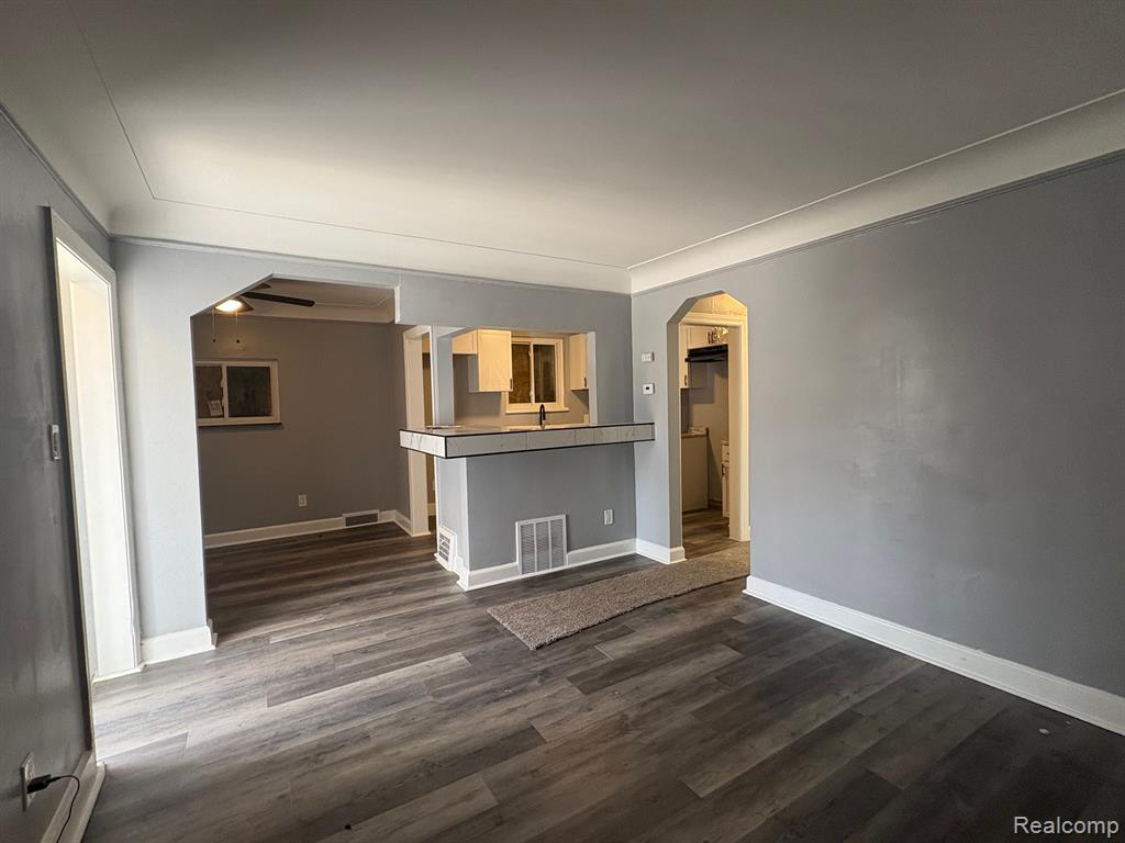 9755 SOMERSET Avenue, Detroit, MI 48224 — Photo 4