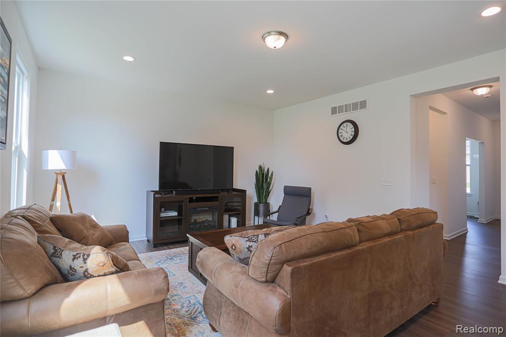 20776 Wexford Drive, Macomb, MI 48044 — Photo 29