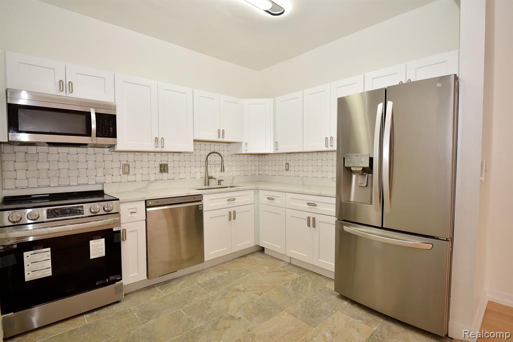 29439 LAUREL Drive, Farmington Hills, MI 48331 — Photo 11