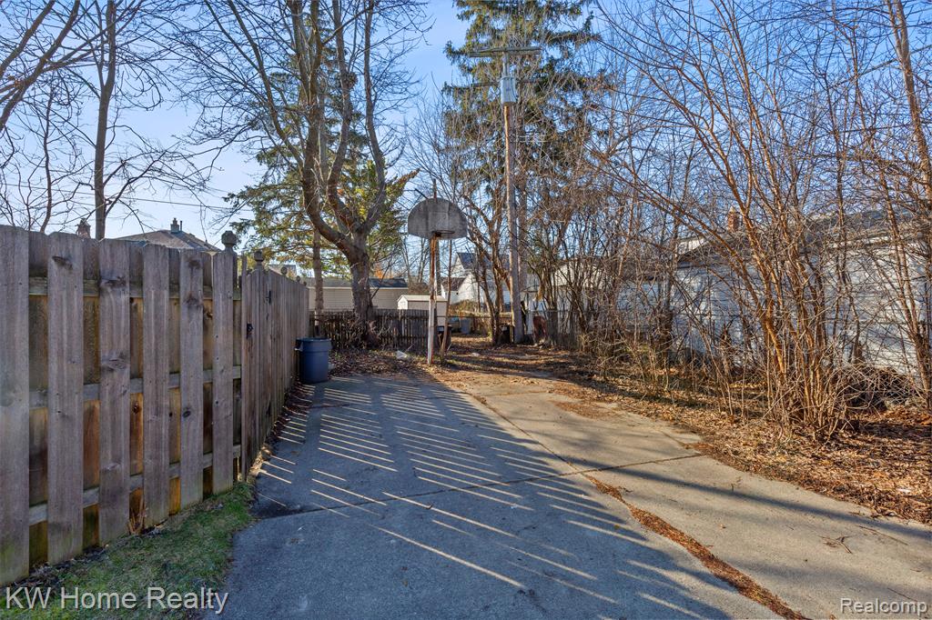 3989 ROYAL Avenue, Berkley, MI 48072 — Photo 6