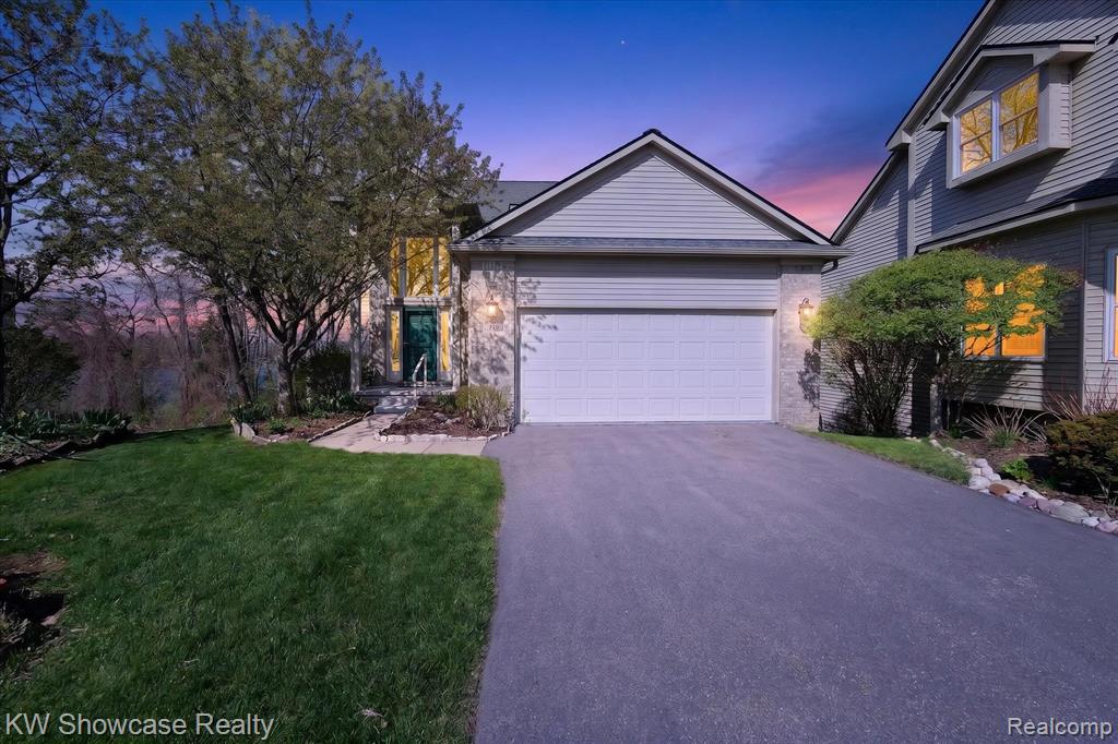 707 Pointe Court, Milford, MI 48381 — front exterior