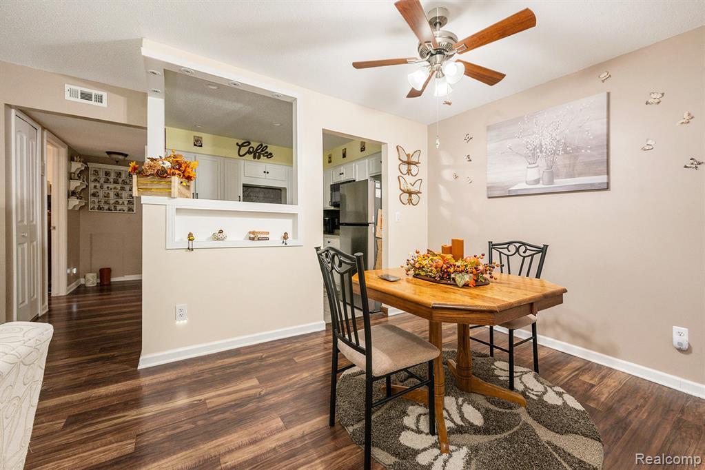 35912 Ann Arbor Trail, Livonia, MI 48150 — Photo 9