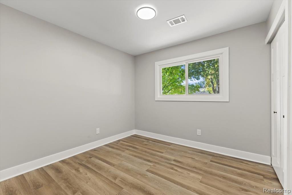 5698 Everest Drive, Clarkston, MI — Photo 18
