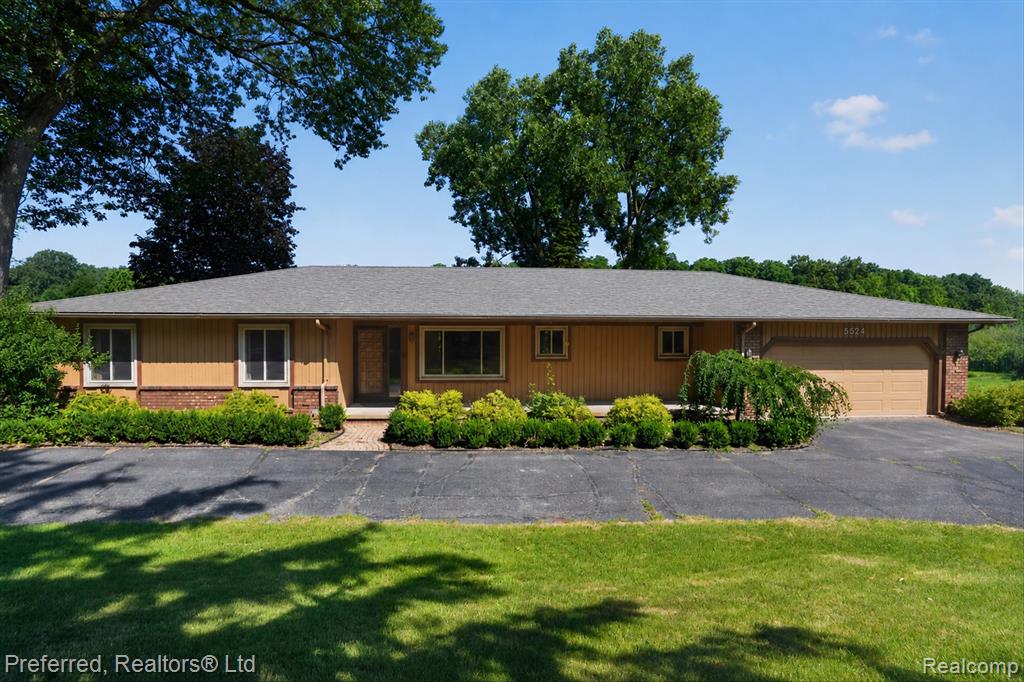5524 Lawrence Court, Pinckney, MI 48169 — Photo 3
