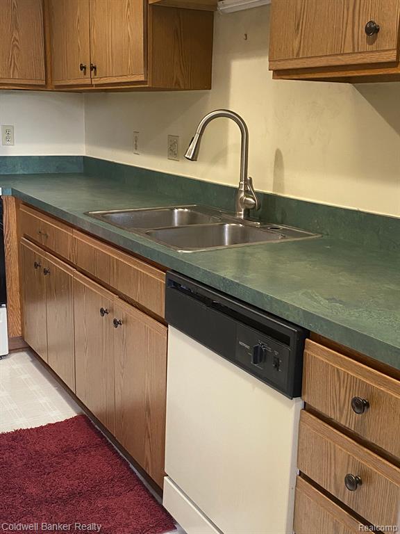 62351 Arlington Circle, 2, South Lyon, MI 48178 — Photo 8