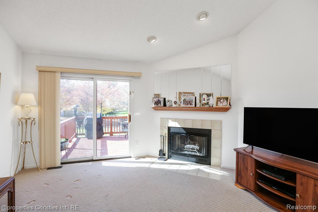 35211 White Pine Trail, Farmington Hills, MI 48335 — Photo 12