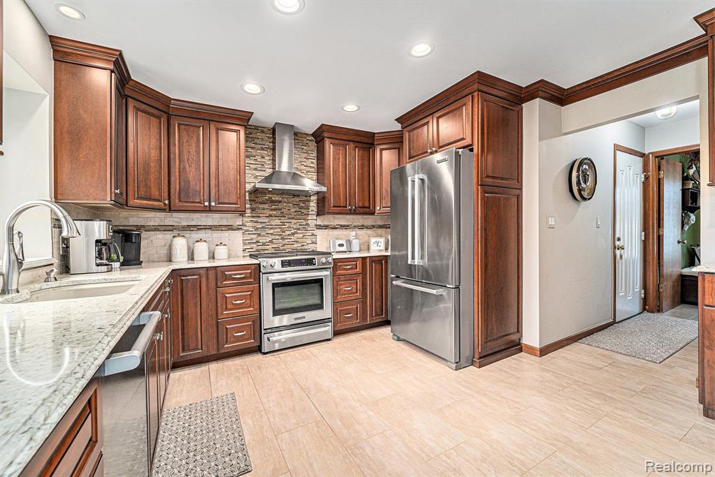 530 KENTUCKY Drive, Rochester Hills, MI 48307 — Photo 13