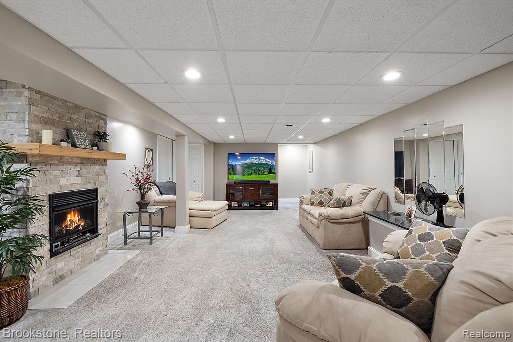 43258 HYDE PARK Drive, Sterling Heights, MI 48313 — Photo 61