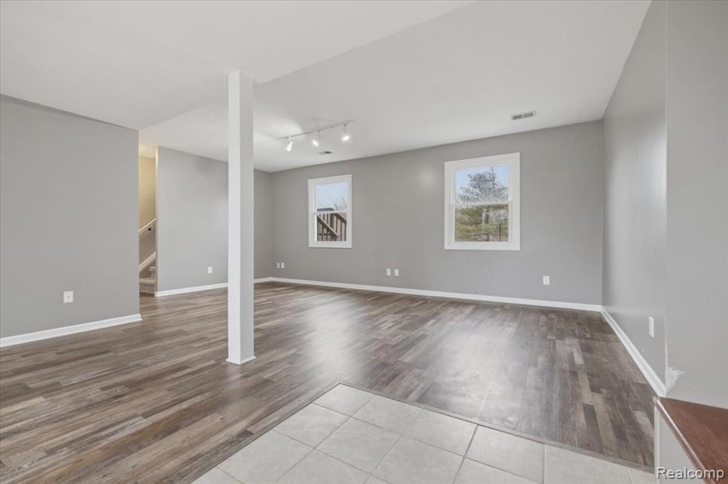 5647 Owosso Road, Fowlerville, MI 48836 — Photo 9