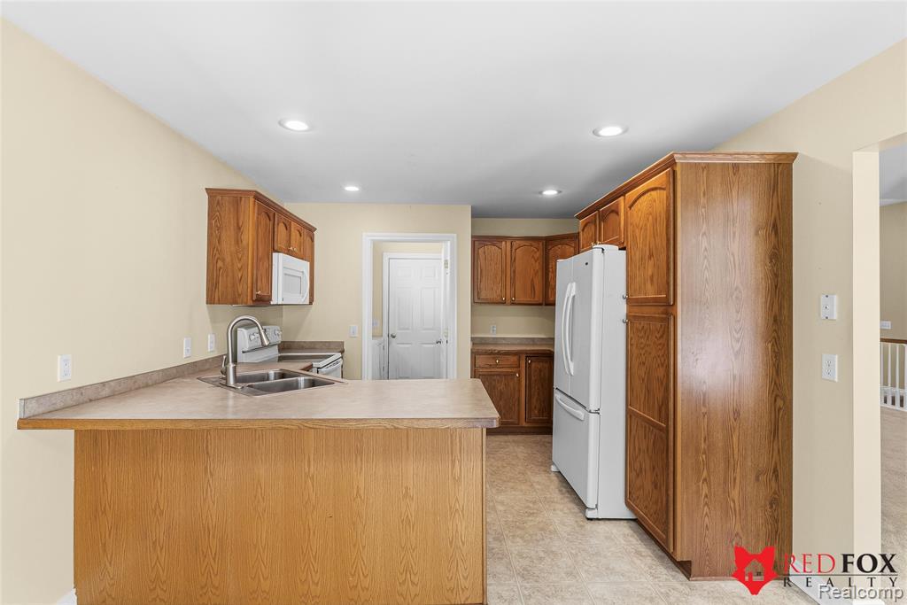 1199 Creek View Court, Burton, MI 48509 — Photo 22