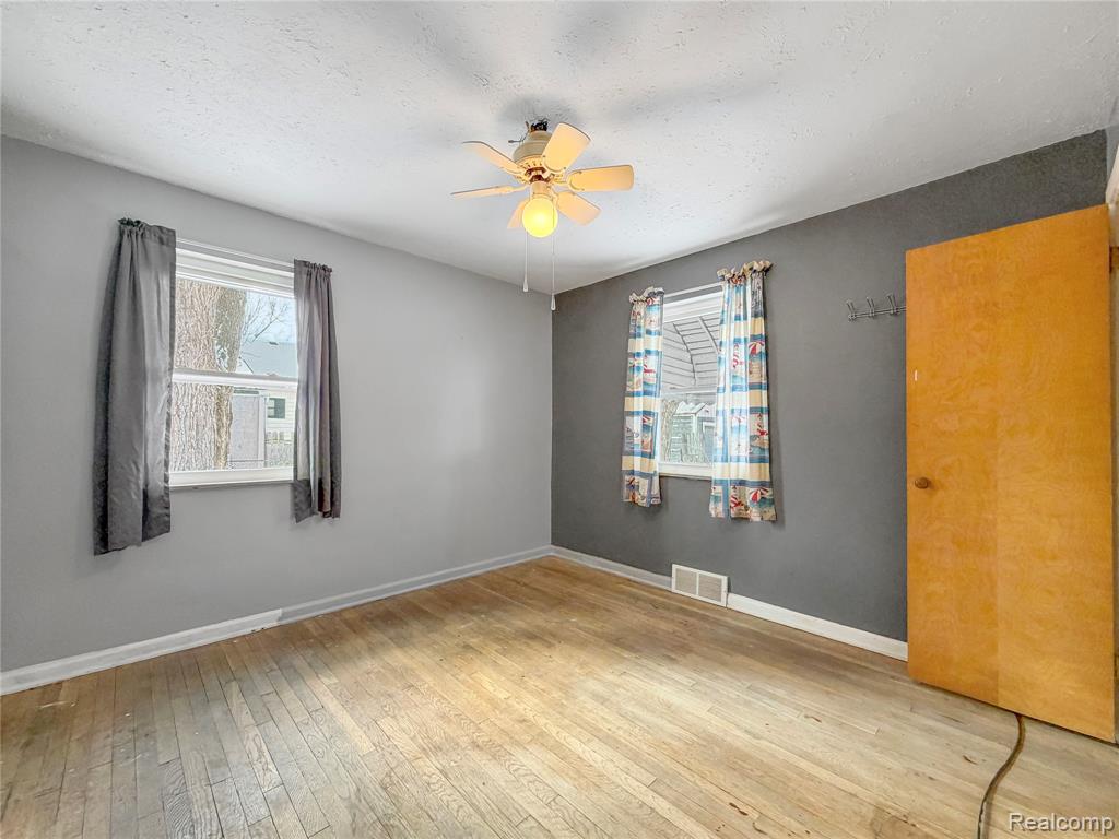 839 Barrie Avenue, Flint, MI 48507 — Photo 10
