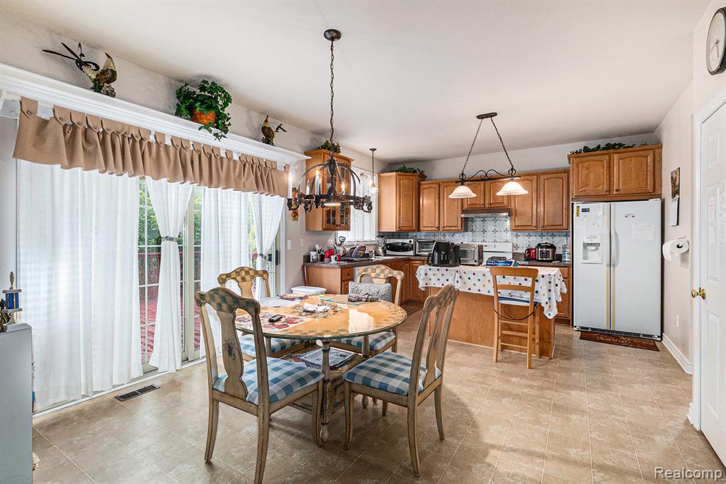 552 Turn Bull Street, Lapeer, MI 48446 — Photo 9