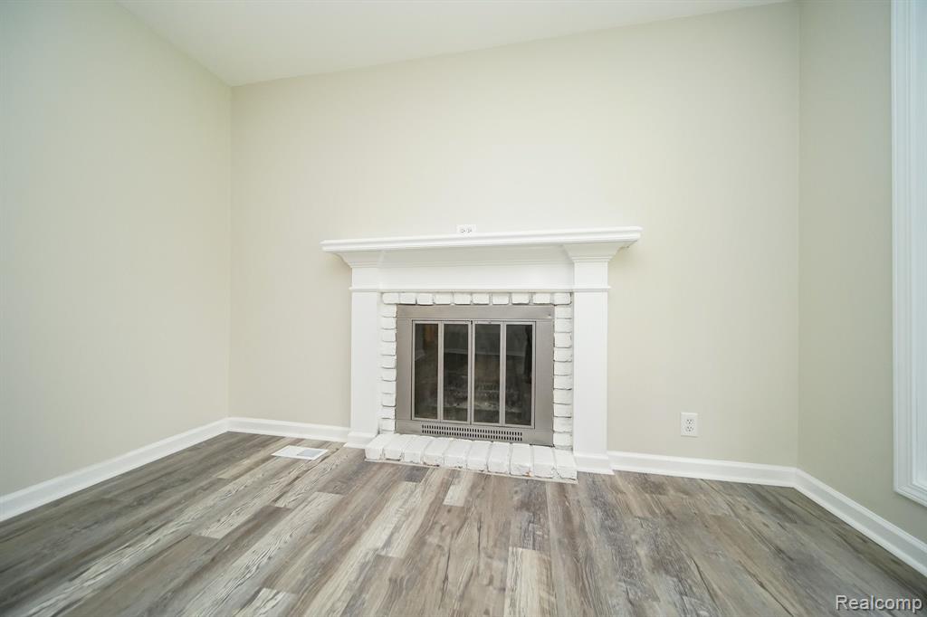 598 COVINGTON Street, South Lyon, MI 48178 — Photo 28