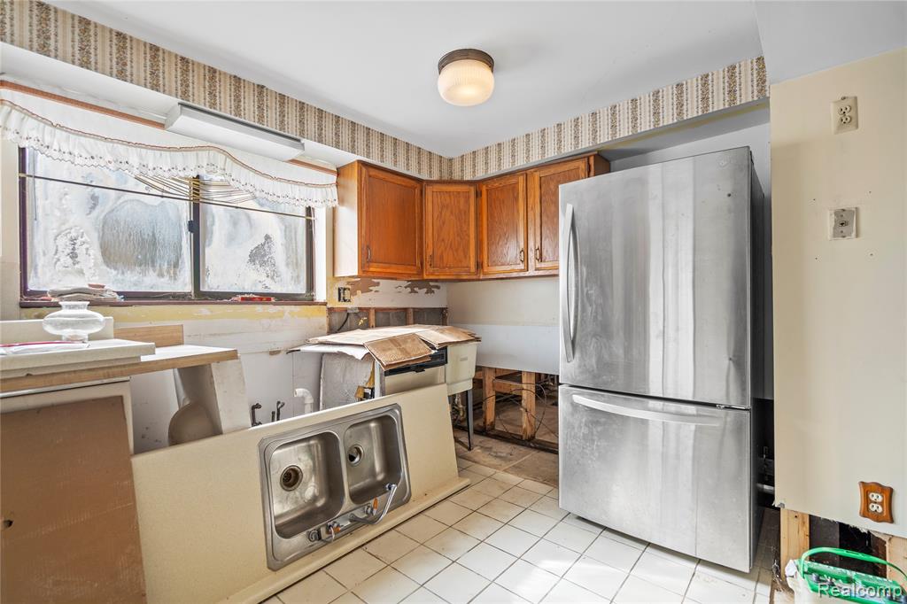 6675 Langtoft Street, West Bloomfield, MI 48324 — Photo 14