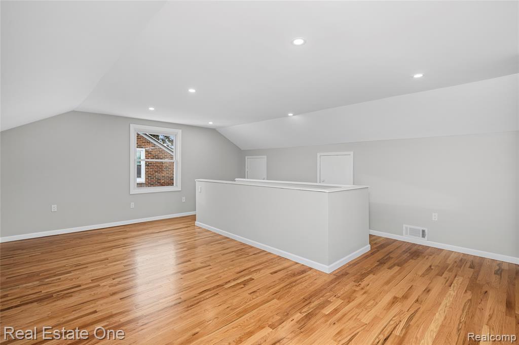 13344 Hart Avenue, Huntington Woods, MI — Photo 35