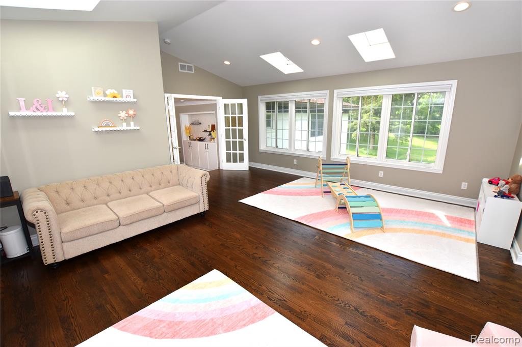9497 Ellis Road, Clarkston, MI 48348 — Photo 8