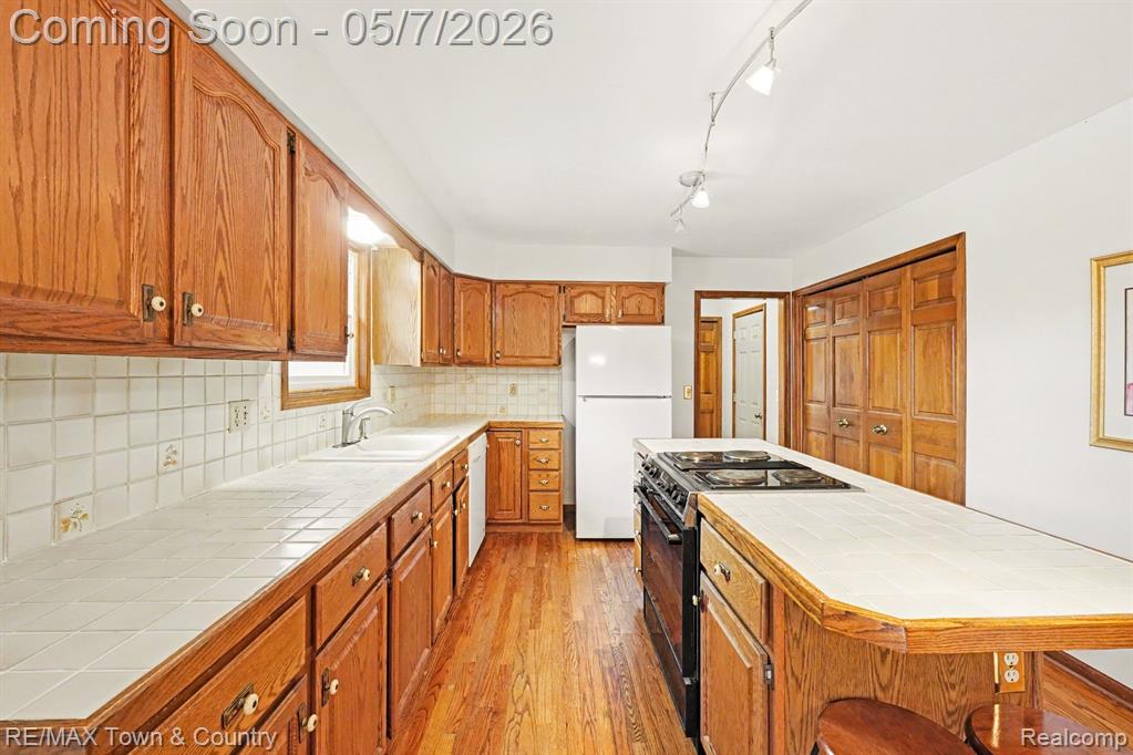 12429 Moceri Drive, Grand Blanc, MI 48439 — Photo 10