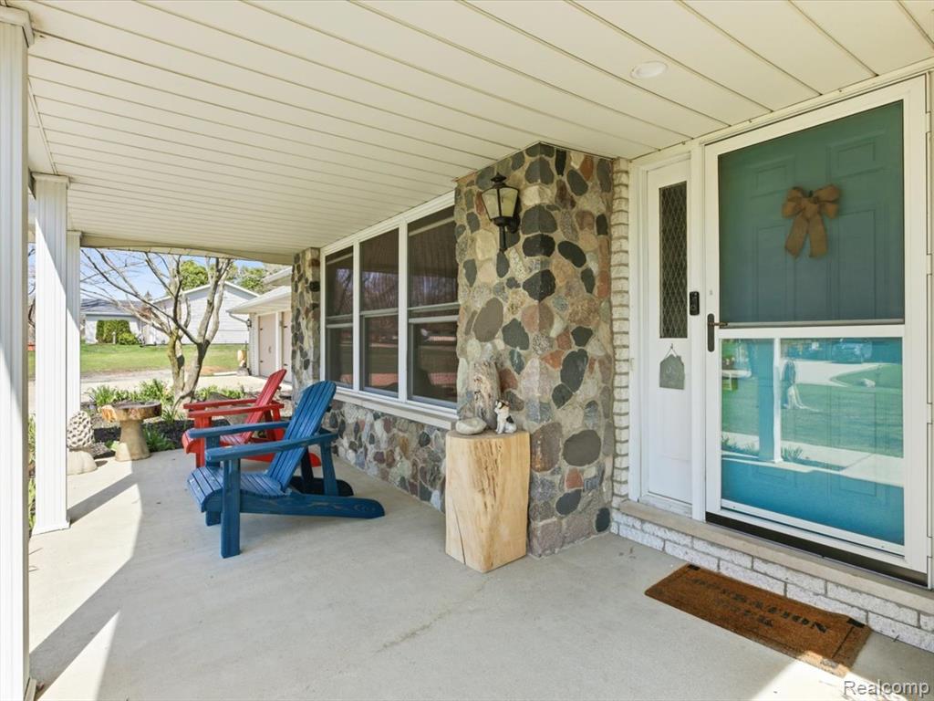 2956 Maywood Drive, Port Huron, MI 48060 — Photo 9