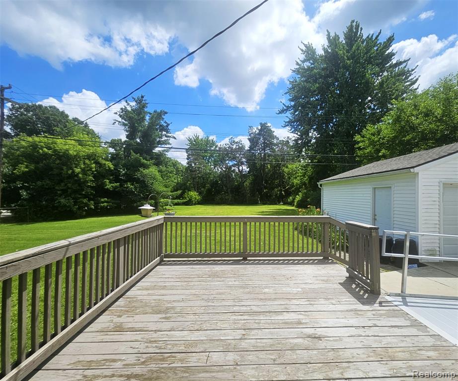 496 E Lovell Drive, Troy, MI 48085 — Photo 19