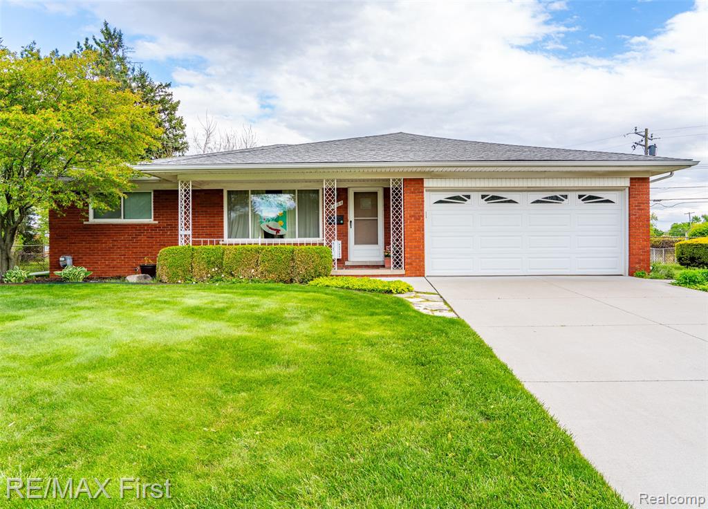 31308 Jay Drive, Warren, MI 48093 — front exterior