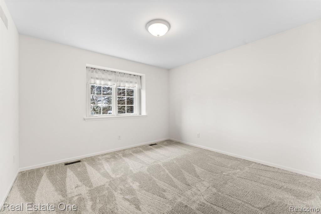 9305 Rotondo Drive, Howell, MI 48855 — Photo 19