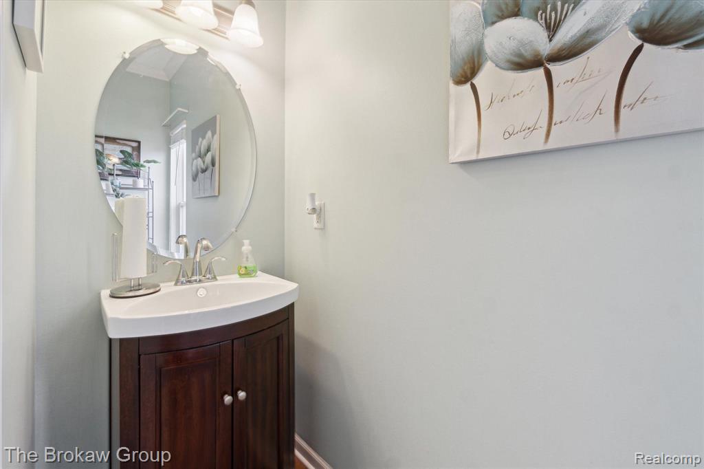5232 NORTHWOOD Road, Grand Blanc, MI 48439 — Photo 22