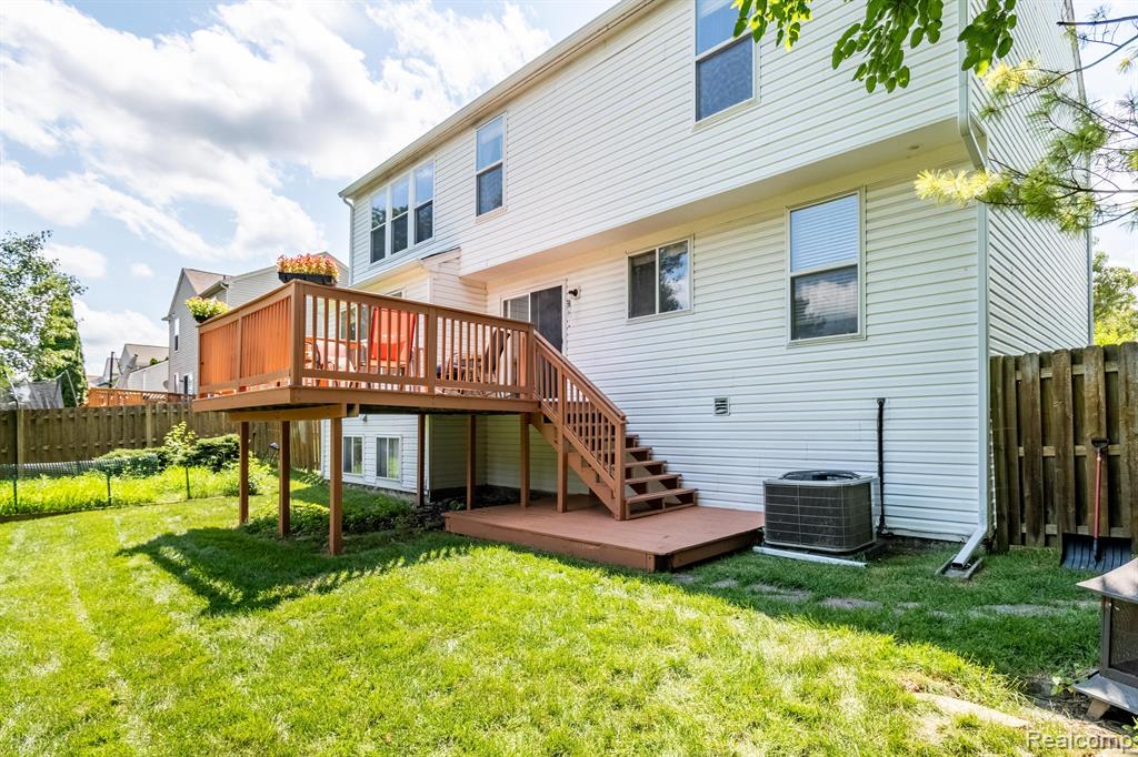 6035 MAPLEVIEW Lane, Ypsilanti, MI 48197 — Photo 32