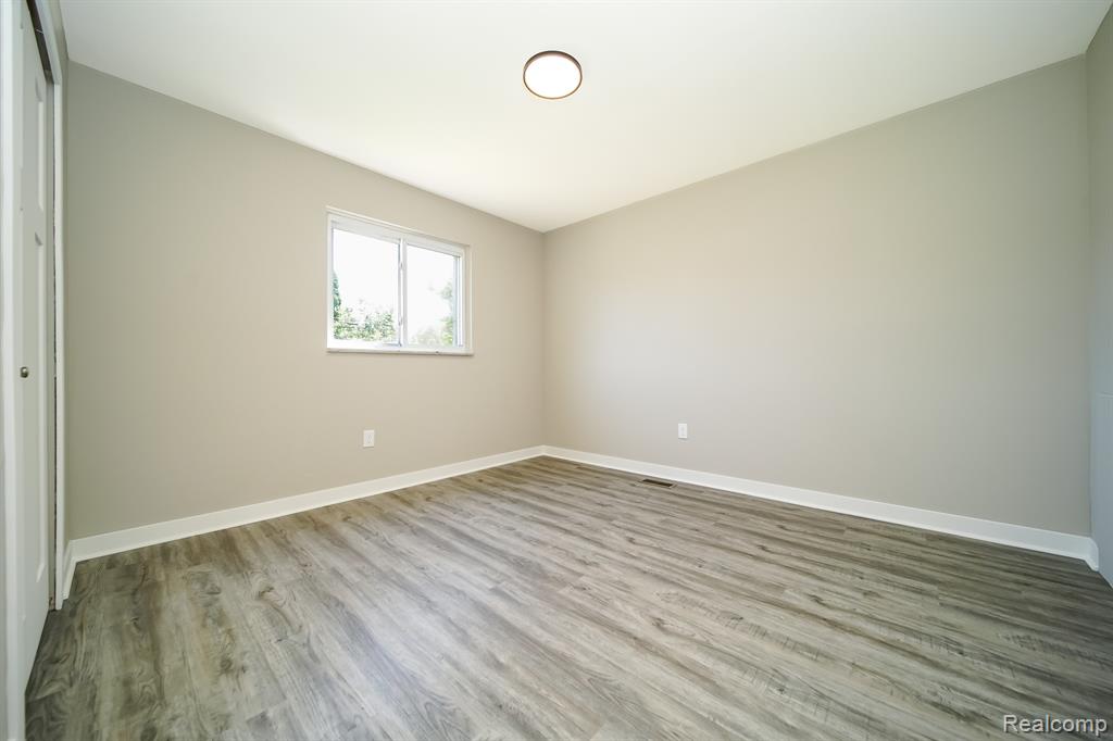 32100 Ruehle Avenue, Warren, MI 48093 — Photo 34