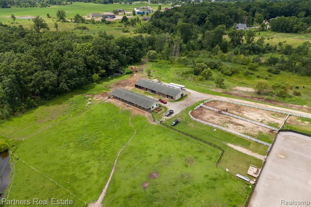 822 SADDLE CLUB Lane, Howell, MI 48843 — Photo 58