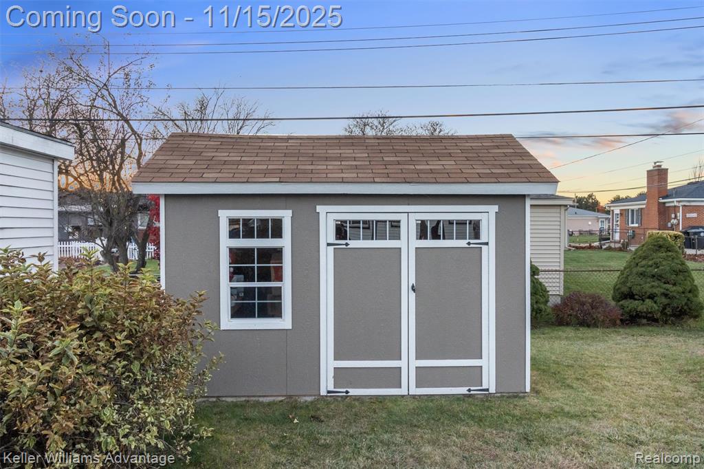 9243 Knolson Street, Livonia, MI 48150 — Photo 38