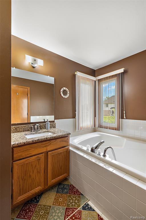 4871 Bayleaf Drive, Sterling Heights, MI 48314 — Photo 28