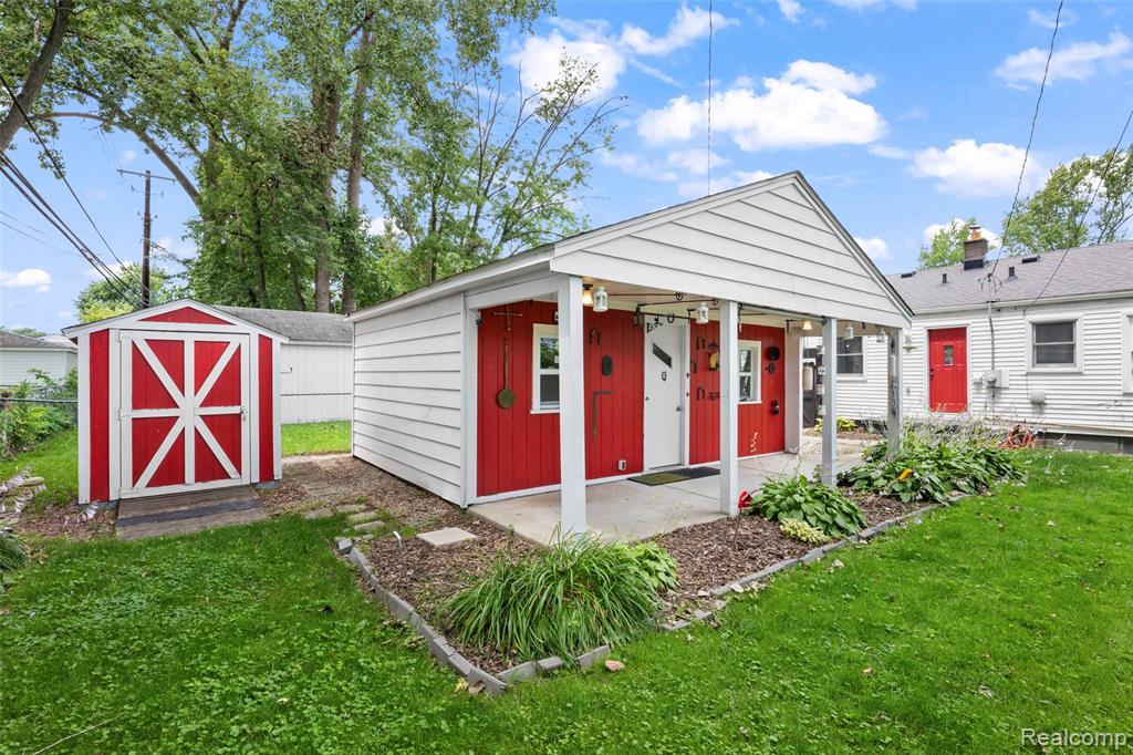 536 E Barrett Avenue, Madison Heights, MI 48071 — Photo 6