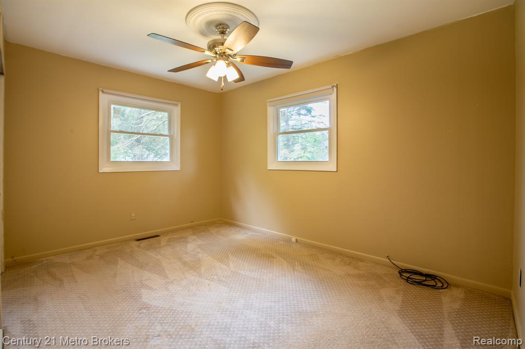 4373 Dexel Drive, Burton, MI 48519 — Photo 15
