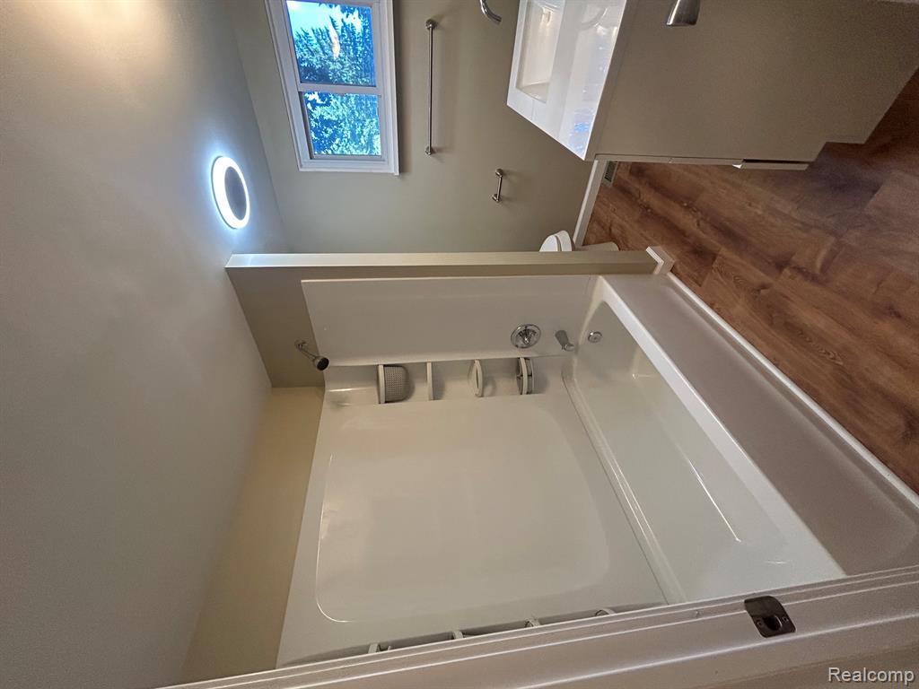 6182 Surrey Lane, Burton, MI 48519 — Photo 5