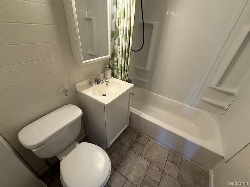 5015 SASHABAW Road, Clarkston, MI — Photo 13