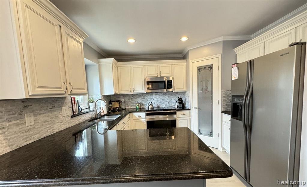 52611 FOREST HILL Drive, Chesterfield, MI 48047 — Photo 24