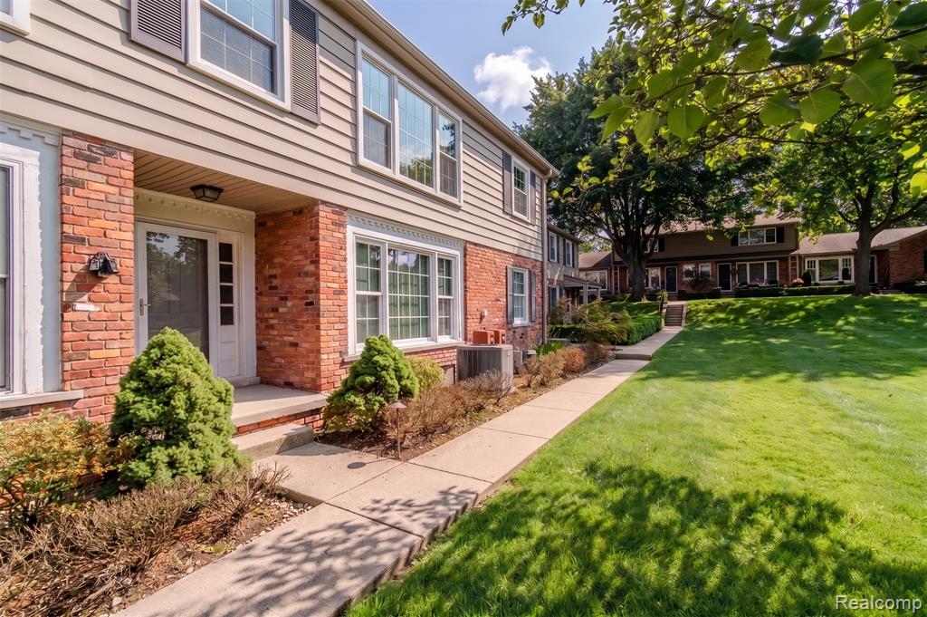 551 N Old Woodward Avenue, Birmingham, MI 48009 — Photo 18