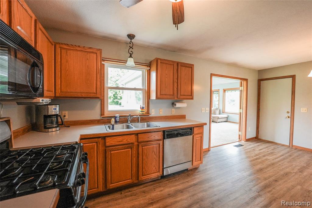 6454 S State Road, Bancroft, MI 48414 — Photo 5