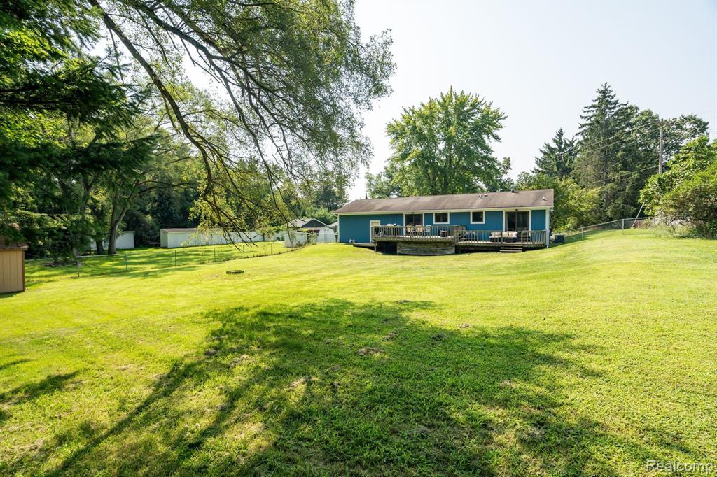9904 CEDAR ISLAND Road, White Lake, MI — Photo 38