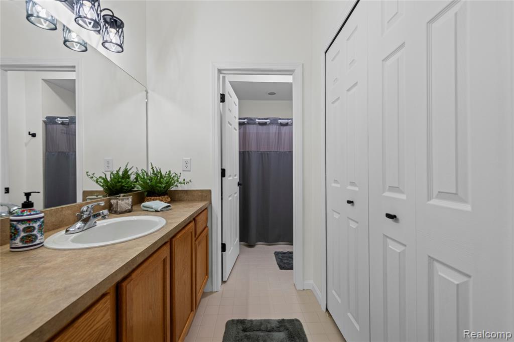 25899 Maritime Circle N, Harrison Township, MI — Photo 13