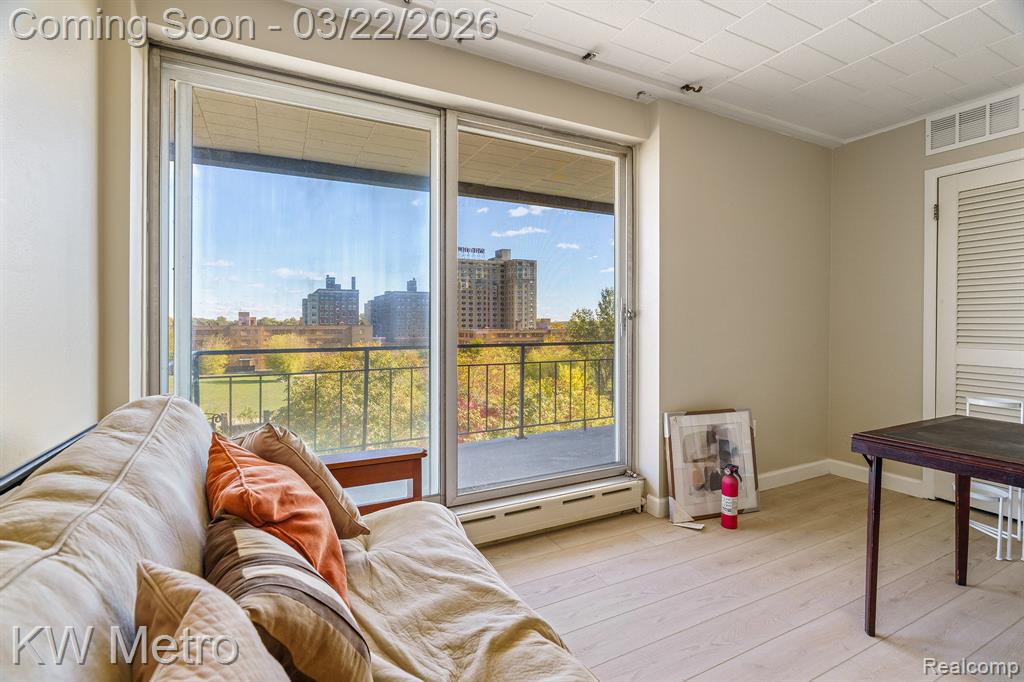 8300 Jefferson E, Detroit, MI 48214 — Photo 13