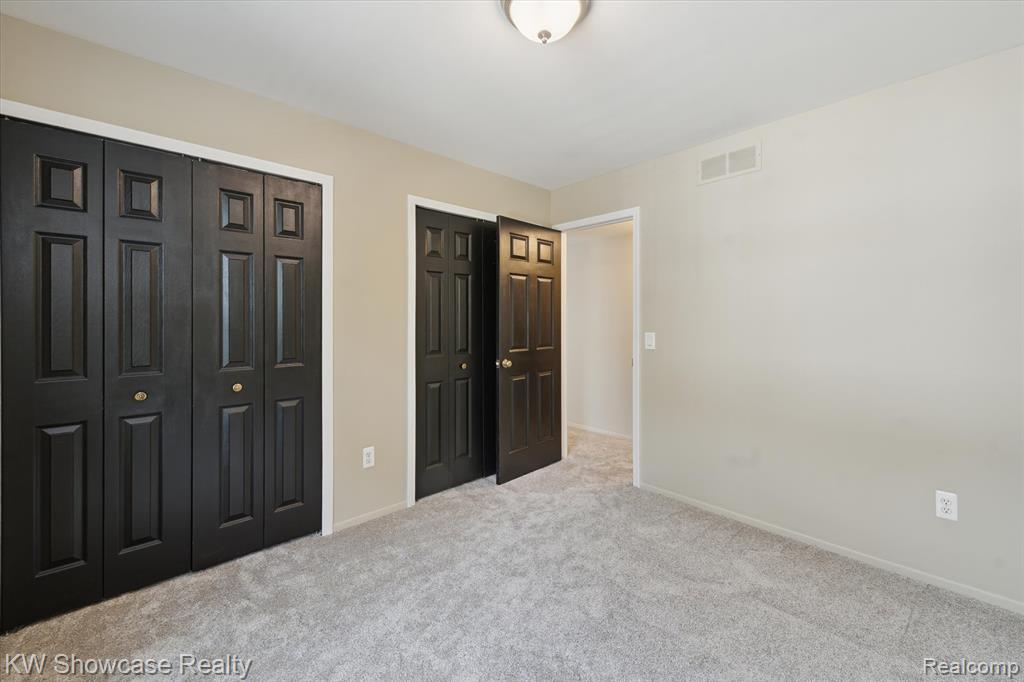 7783 Lake Ridge Drive, Waterford, MI 48327 — Photo 18