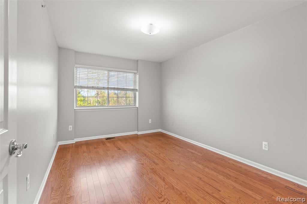 470 Old Pine Way, Walled Lake, MI 48390 — Photo 24