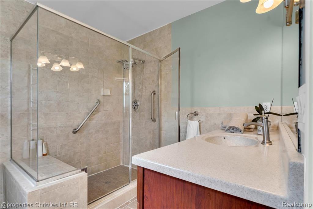 6225 Golfview Drive, Bloomfield Hills, MI 48301 — Photo 17